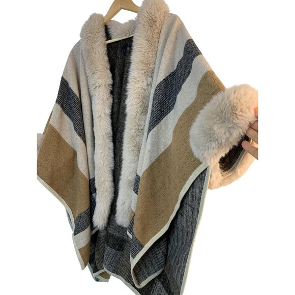 Womens Cliche Plaid Faux Fur Trim Blanket Poncho Tweed S/M RR10731 EUC - Picture 2 of 12